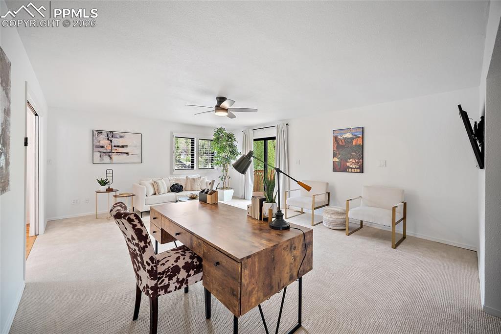 Image 15 of 46: Office