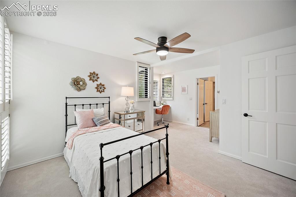 Image 22 of 46: Bedroom