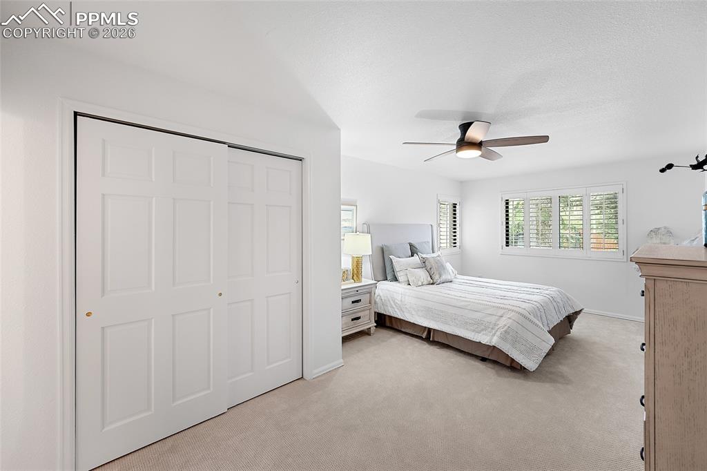 Image 29 of 46: Bedroom