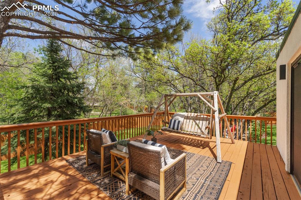 Image 31 of 46: Deck