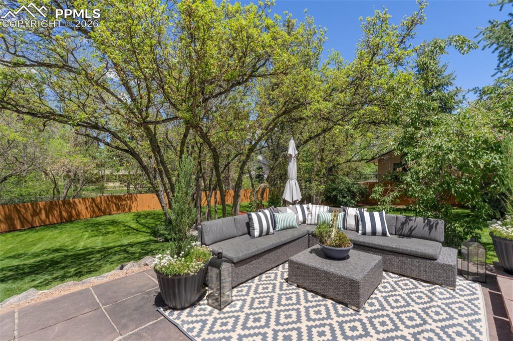 Image 36 of 46: Deck