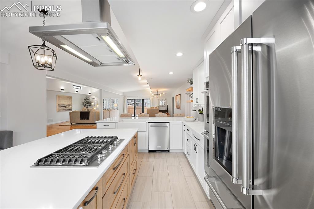 Image 7 of 46: Kitchen