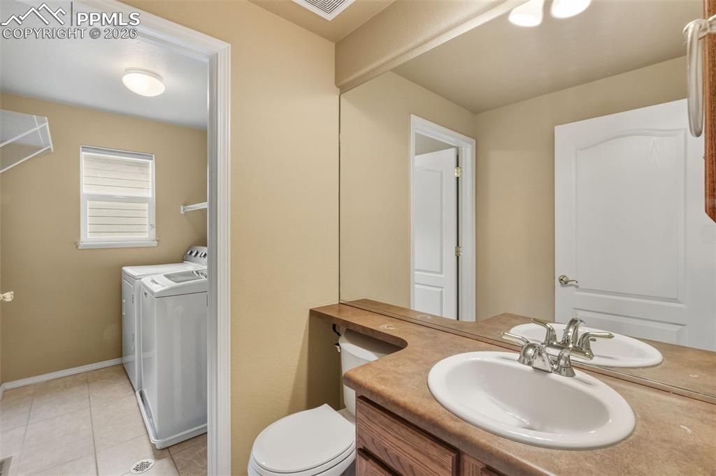 Image 13 of 49: Bathroom