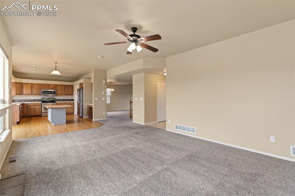 Image 38 of 49: Living Room