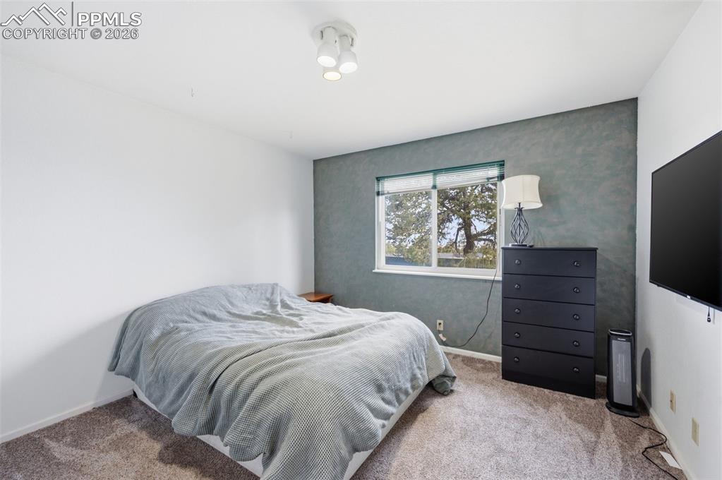 Image 14 of 39: Bedroom