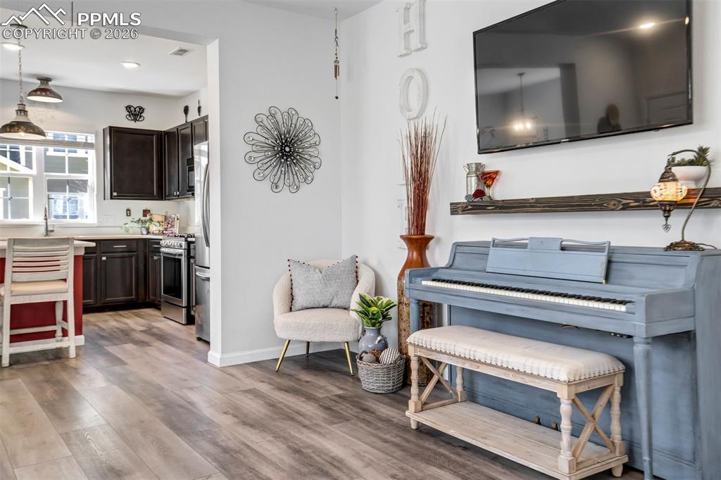 Image 13 of 36: Sitting Room