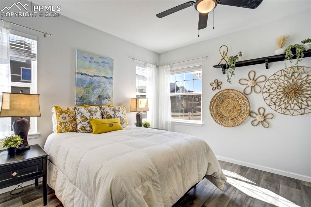 Image 15 of 36: Bedroom