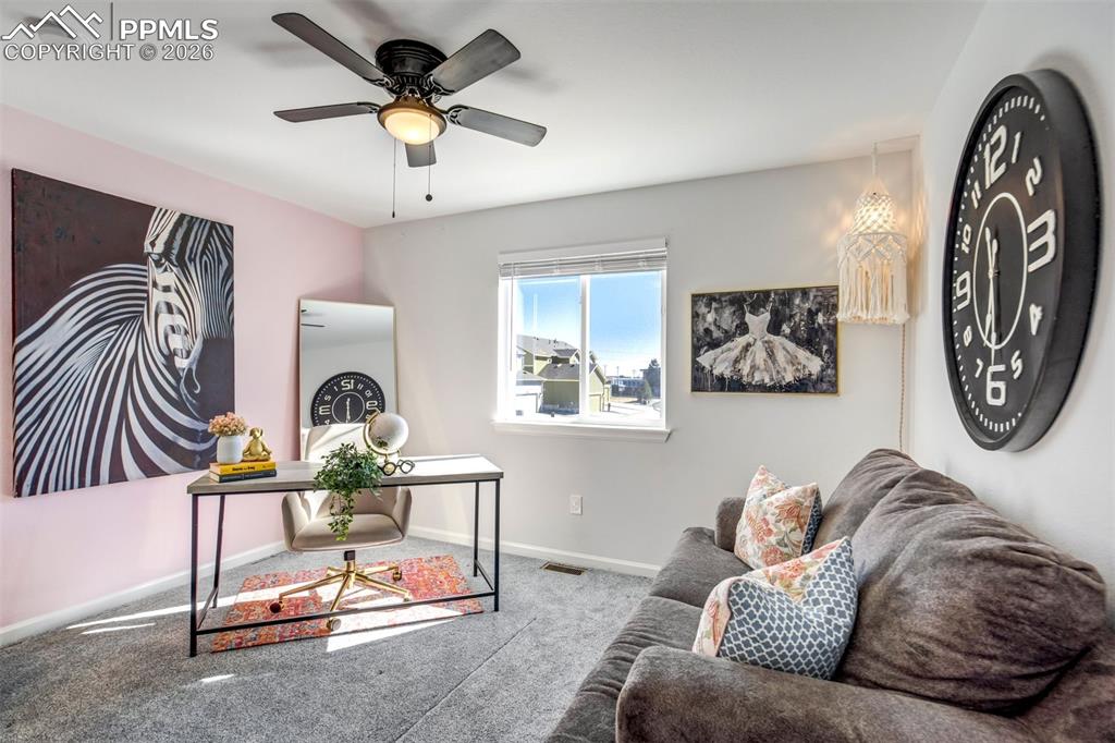 Image 26 of 36: Office