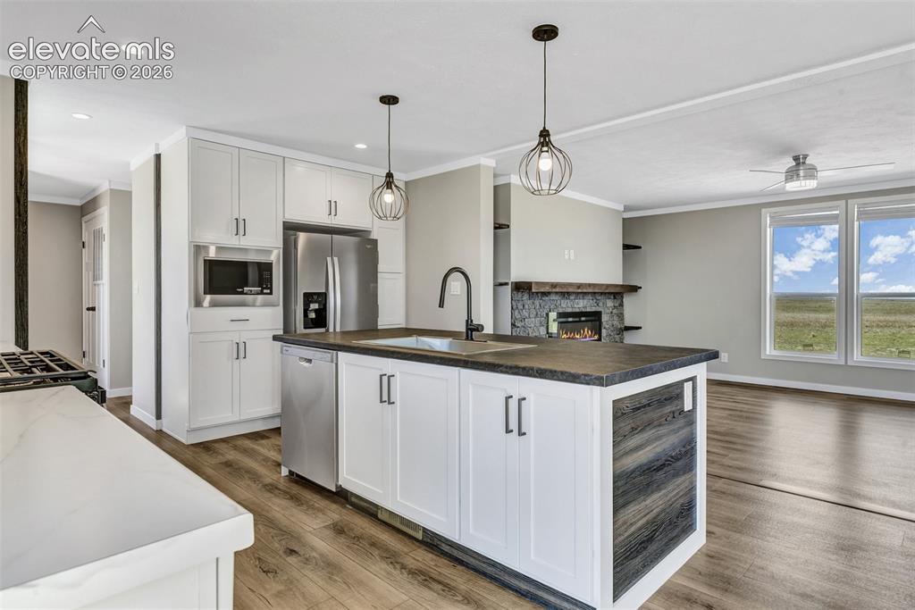 Image 8 of 35: Kitchen
