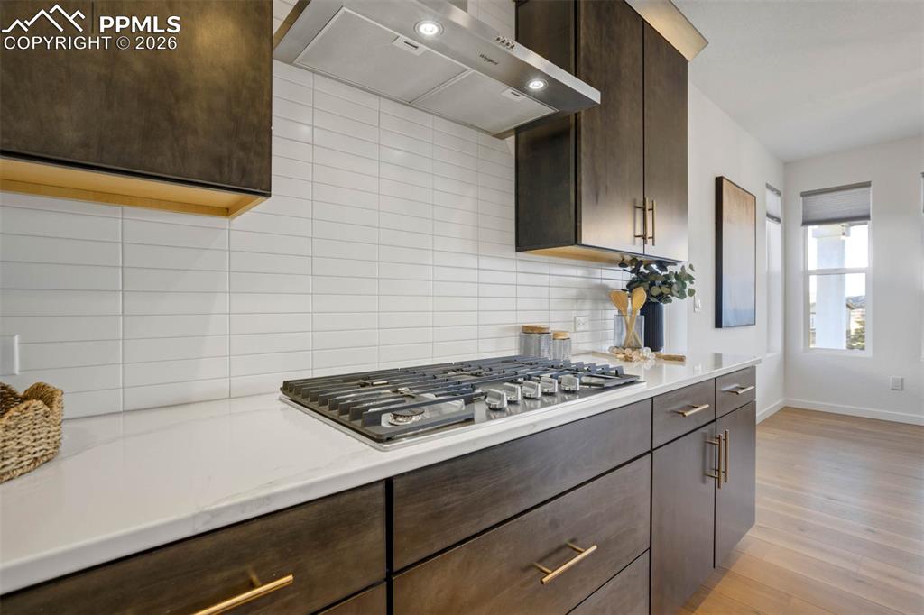 Image 11 of 48: Kitchen