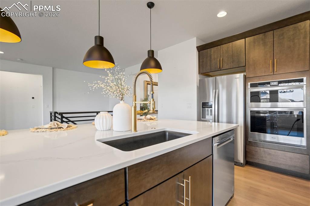 Image 13 of 48: Kitchen