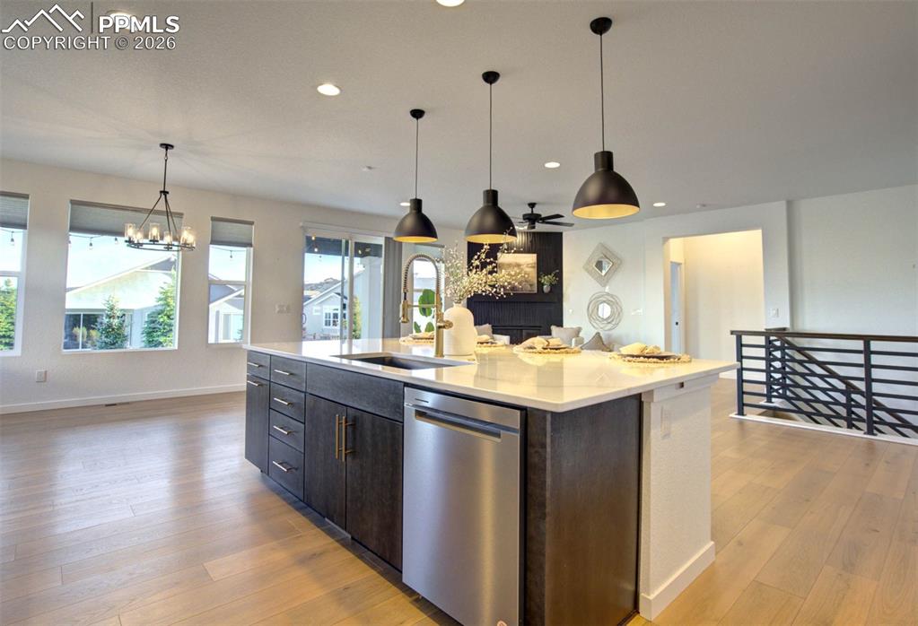 Image 15 of 48: Kitchen