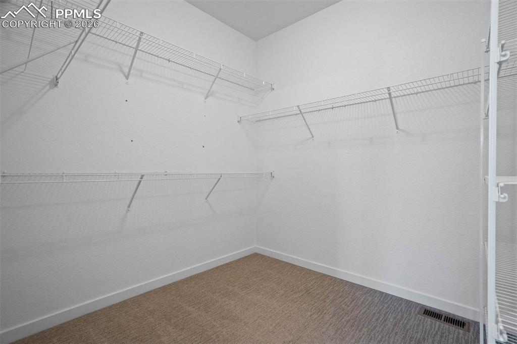 Image 25 of 48: Closet