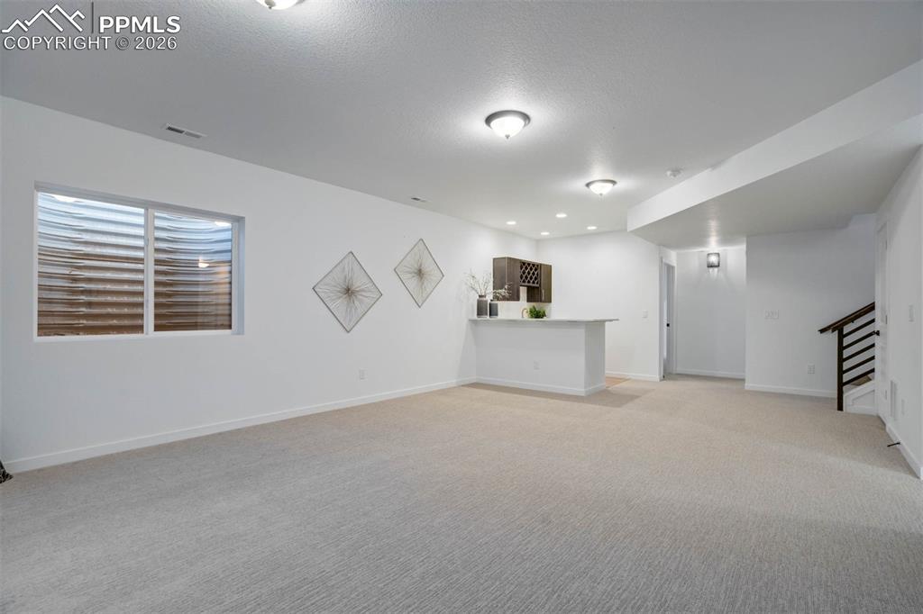 Image 33 of 48: Family Room