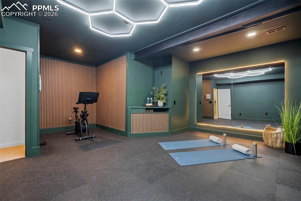 Image 35 of 48: Exercise Room