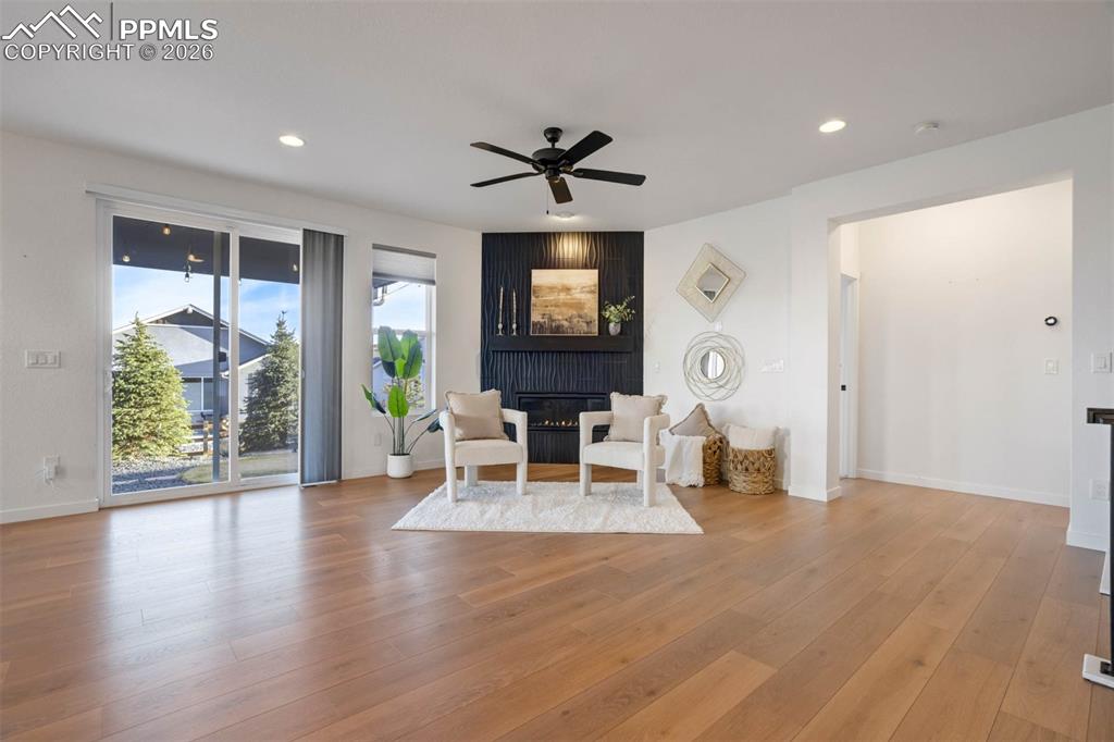 Image 7 of 48: Living Room