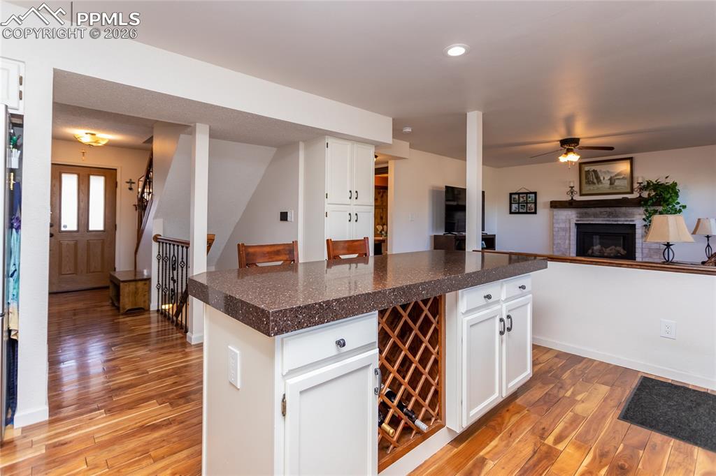 Image 11 of 50: Kitchen