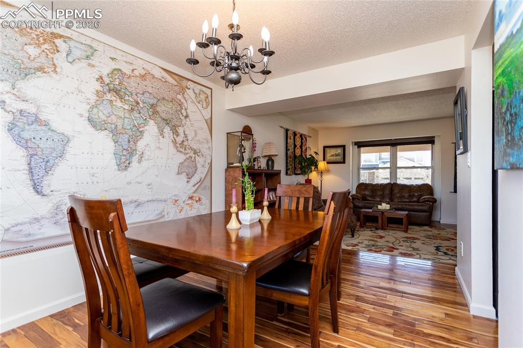 Image 14 of 50: Dining Room