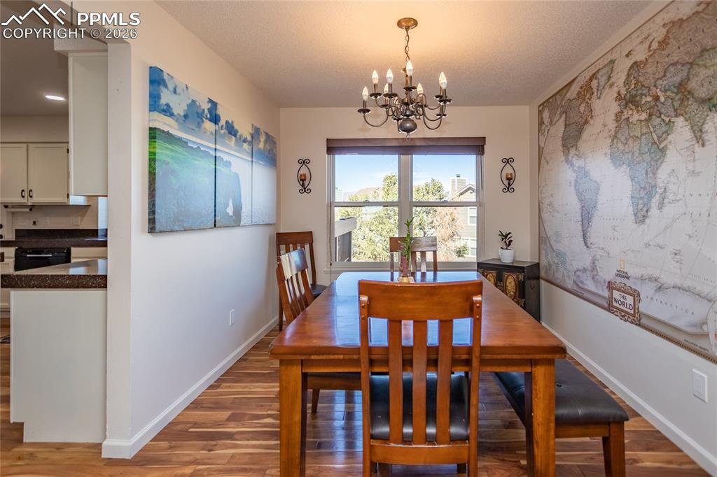 Image 15 of 50: Dining Room