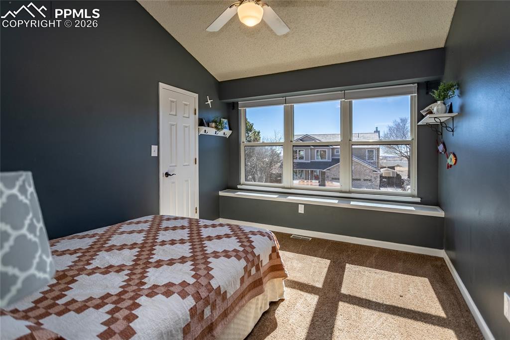 Image 21 of 50: Bedroom