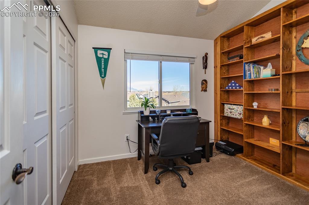 Image 25 of 50: Bedroom