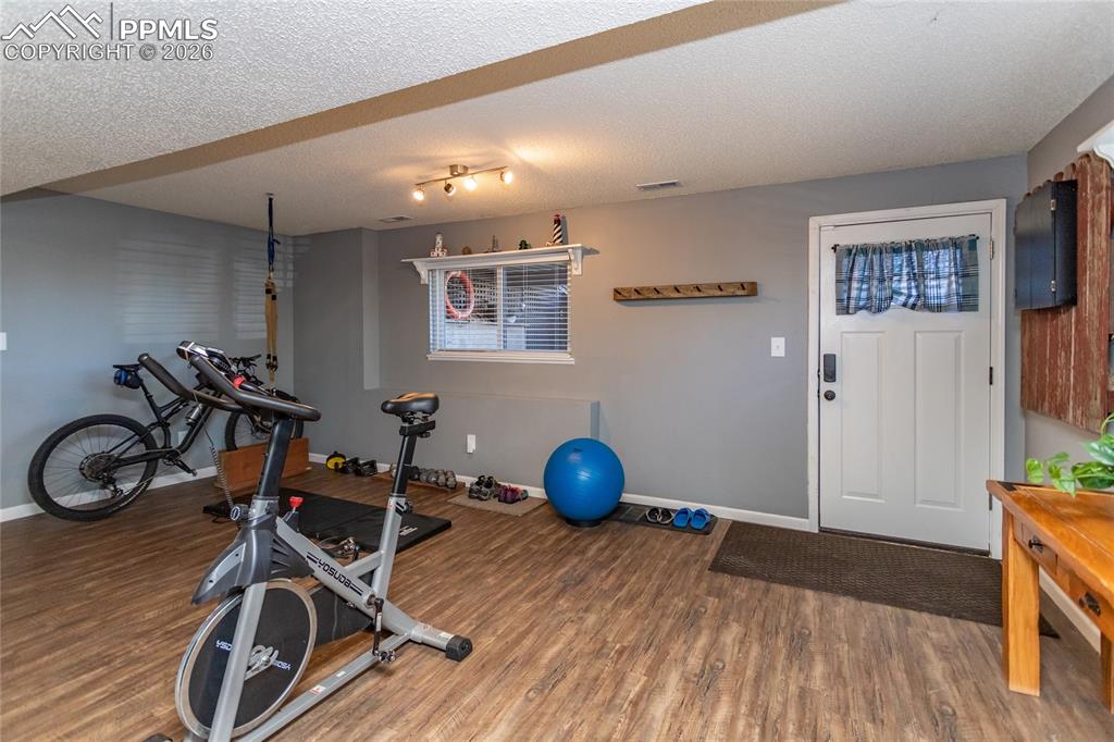 Image 34 of 50: Family Room