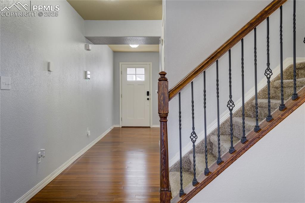 Image 14 of 30: Entry