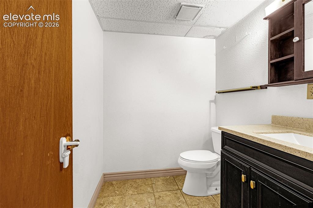 Image 20 of 38: Bathroom