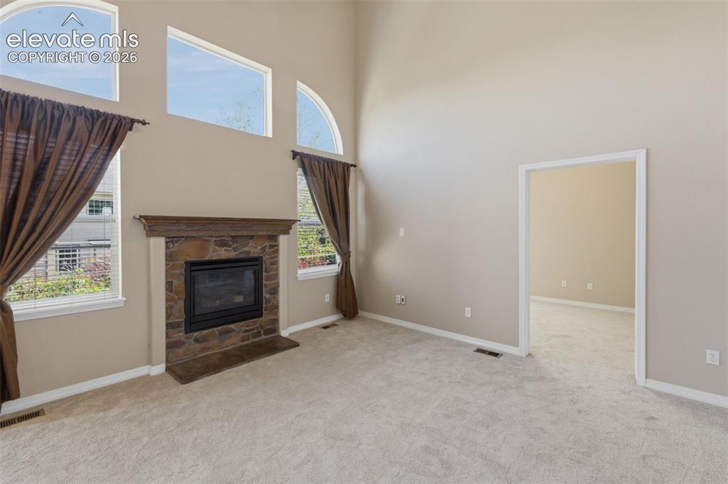 Image 17 of 46: Living Room