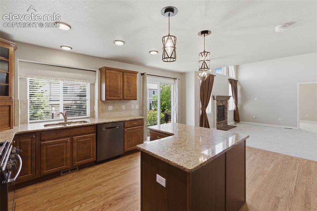 Image 9 of 46: Kitchen