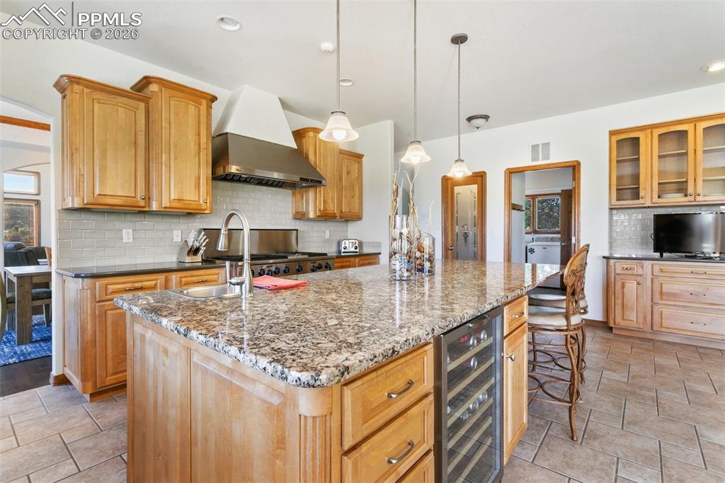 Image 13 of 45: Kitchen