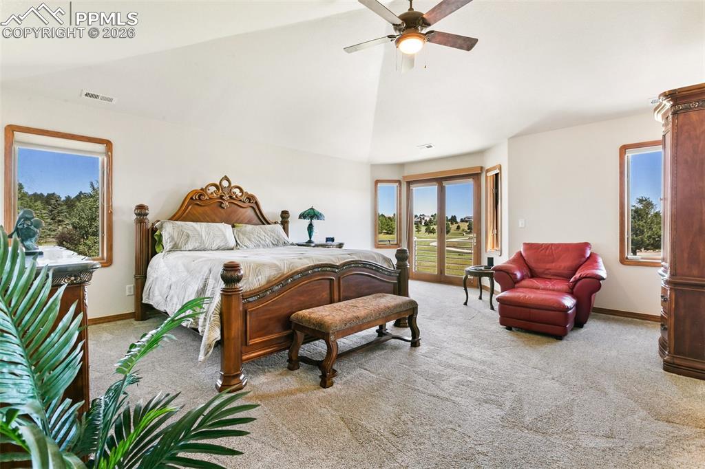 Image 22 of 45: Bedroom