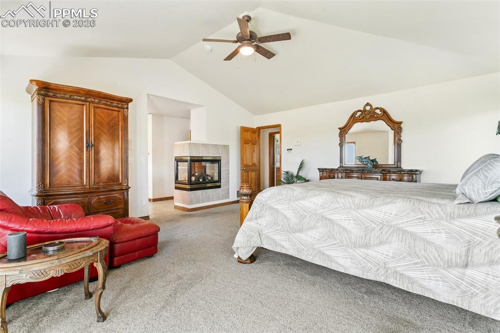 Image 23 of 45: Bedroom