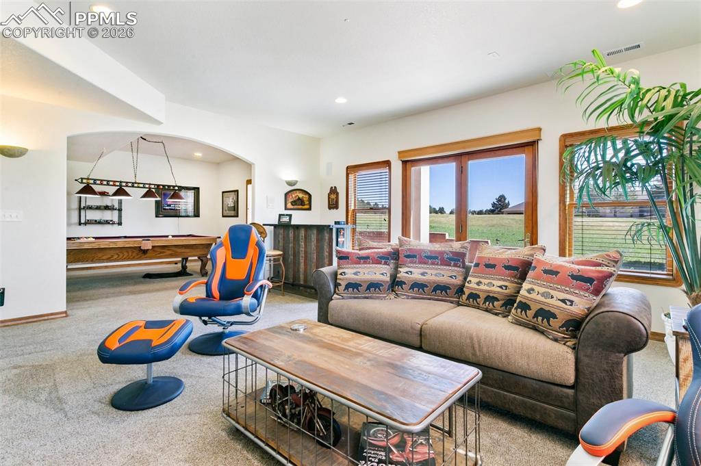 Image 31 of 45: Living Room