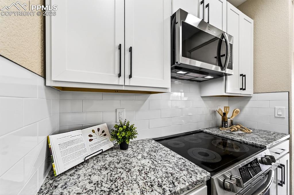 Image 12 of 41: Kitchen