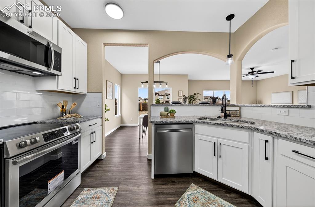 Image 9 of 41: Kitchen