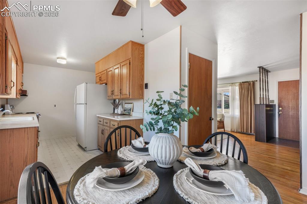 Image 14 of 50: Additional living room view