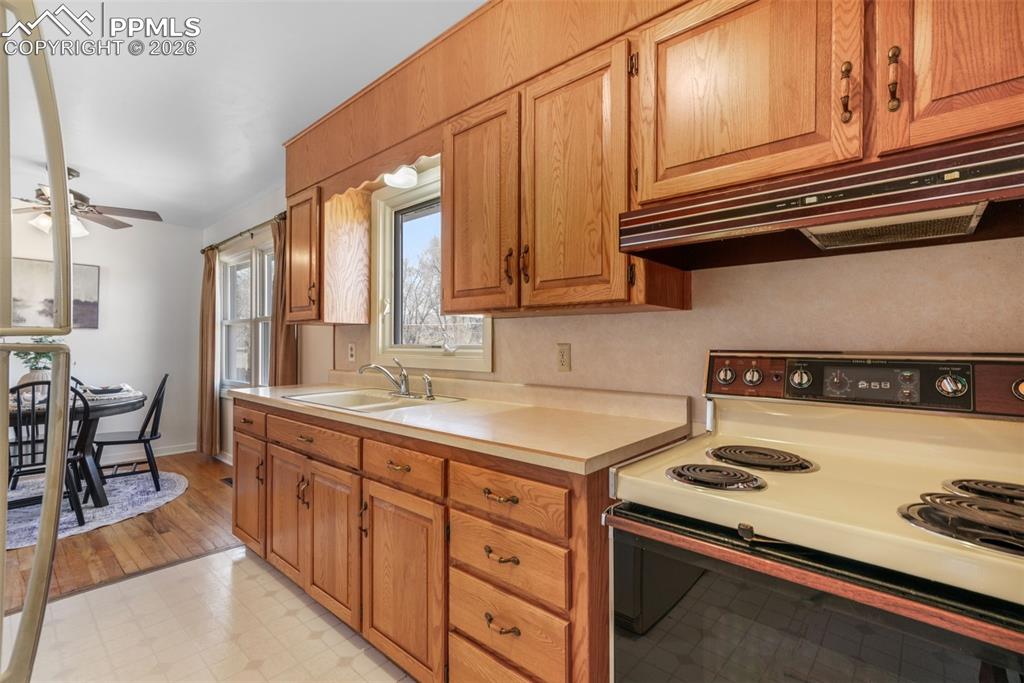 Image 19 of 50: Kitchen additional view