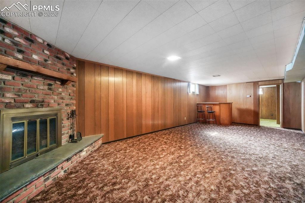 Image 34 of 50: Secondary bathroom