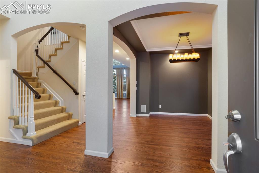 Image 13 of 47: Entry