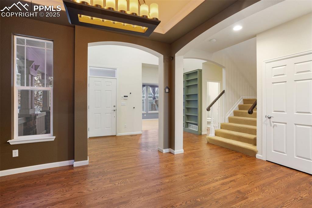 Image 14 of 47: Entry