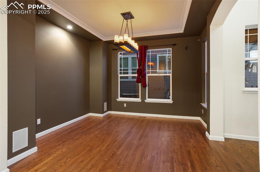 Image 15 of 47: Dining Area