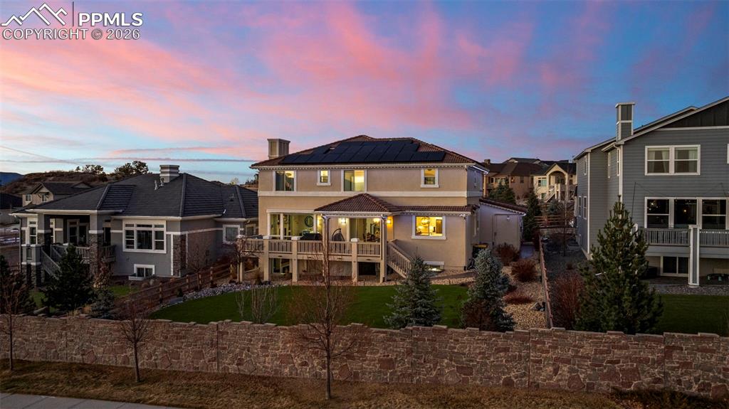 Image 6 of 50: Back of Structure