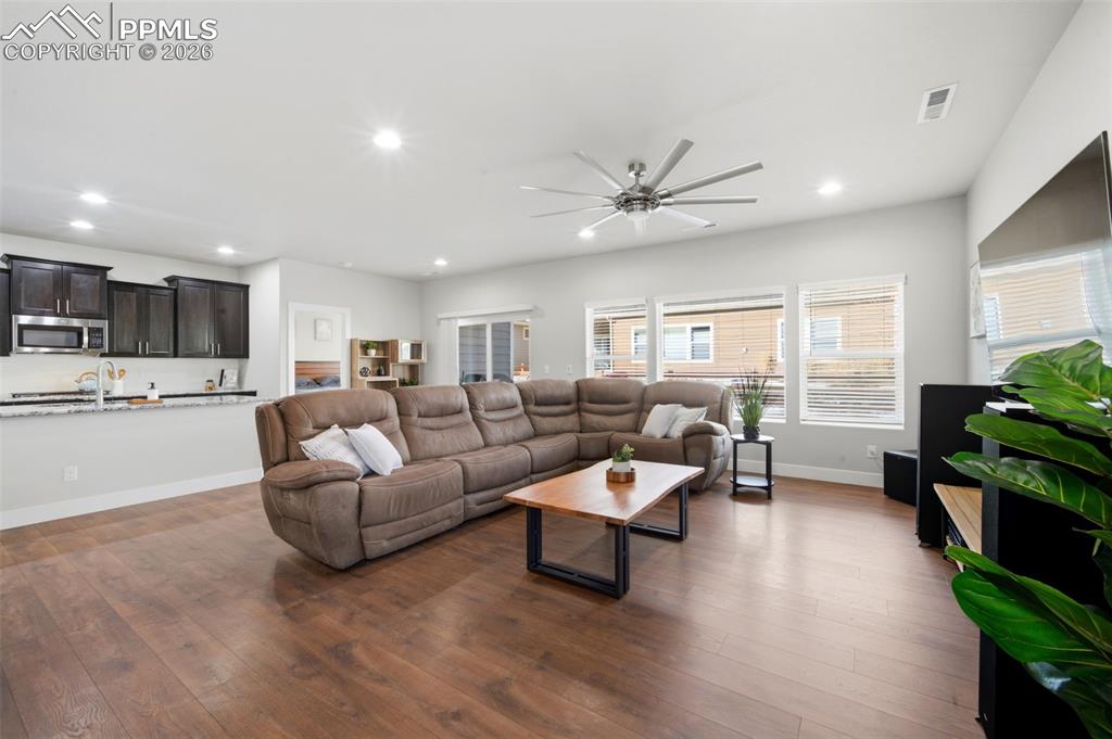 Image 13 of 35: Living Room