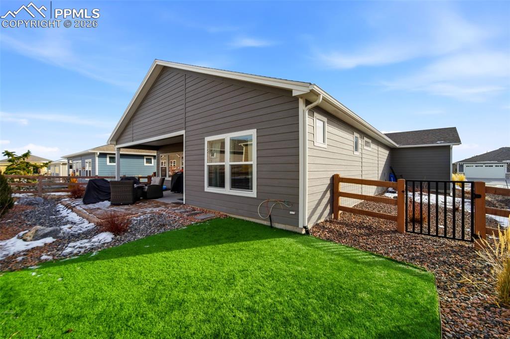 Image 24 of 35: Back of Structure