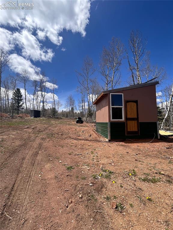 Image 6 of 9: Side of Structure