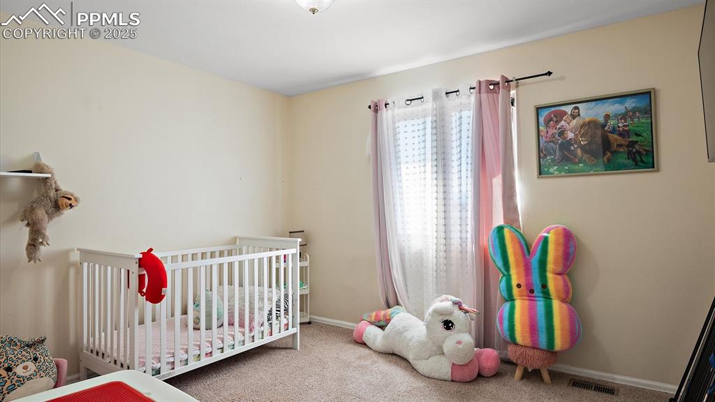 Image 16 of 32: Bedroom