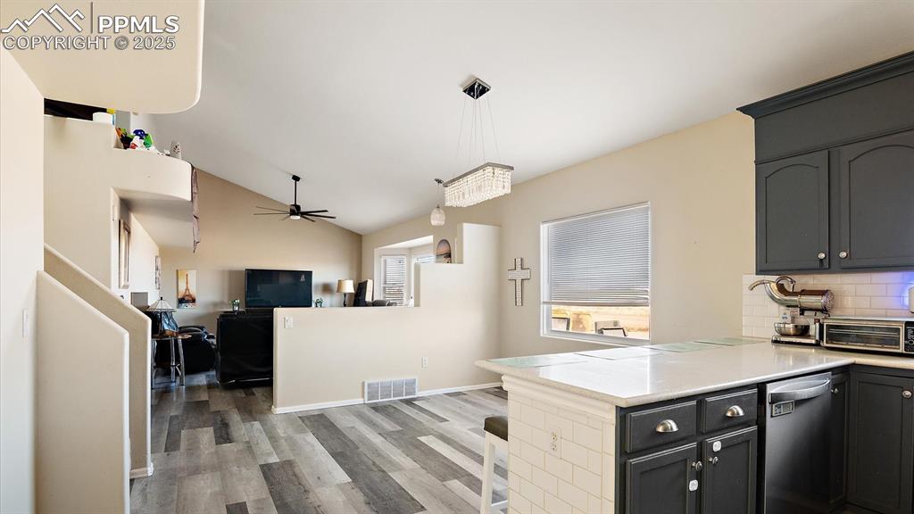 Image 6 of 32: Kitchen