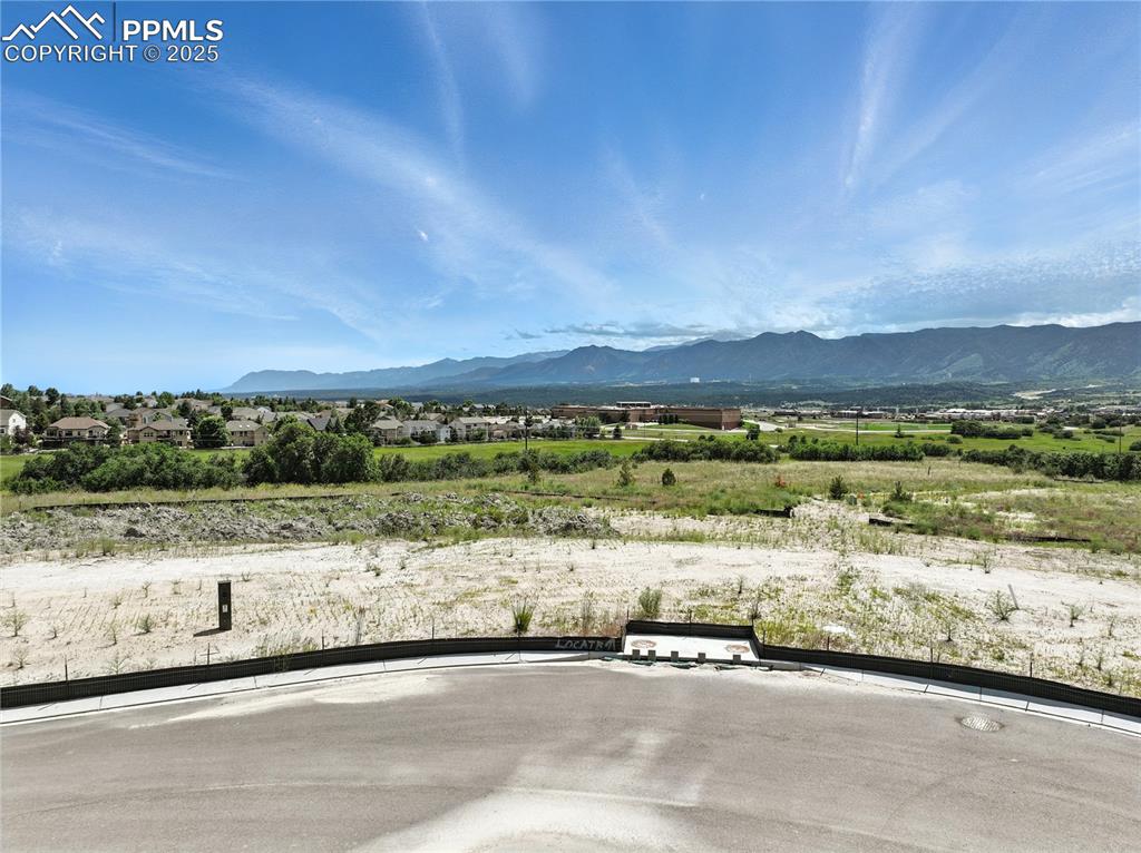 Image 4 of 7: View of mountain backdrop