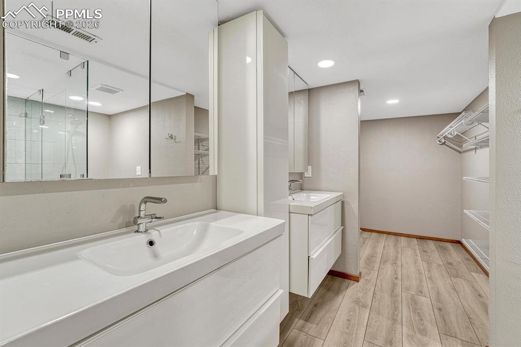 Image 25 of 50: Master Bathroom